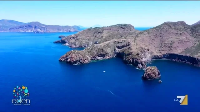 Isole Eoline, Vulcano -  La grotta del Cavallo