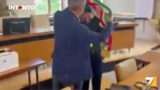 Polemiche a Merano: la nuova sindaca autonomista Katharina Zeller rifiuta la fascia tricolore