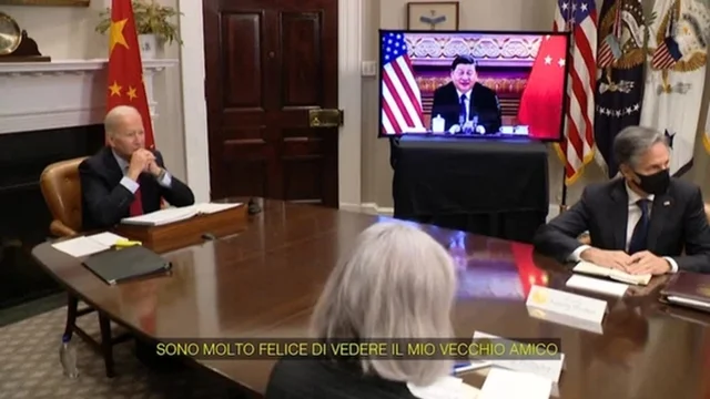Vertice Cina-Sati Uniti, sorrisi e dialogo. Xi Jinping a Biden: "Sono molto felice di vederti, vecchio amico"
