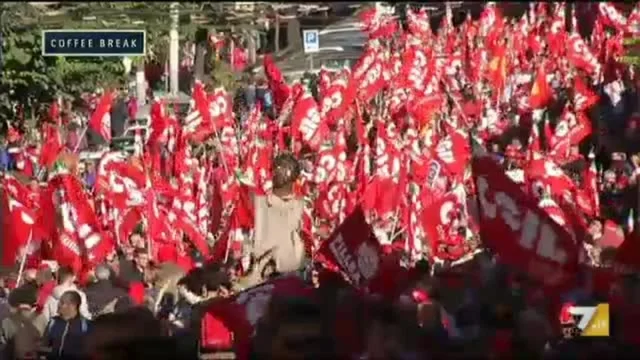 La copertina di lunedì 27 ottobre