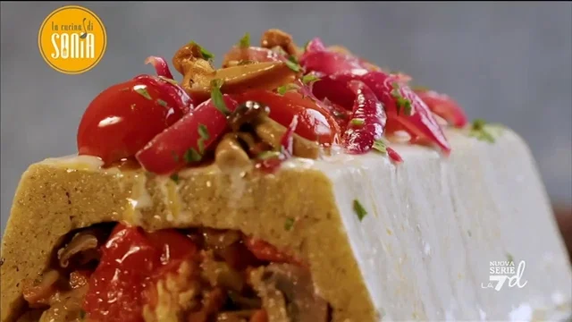 Tronchetto di polenta taragna, funghi e speck