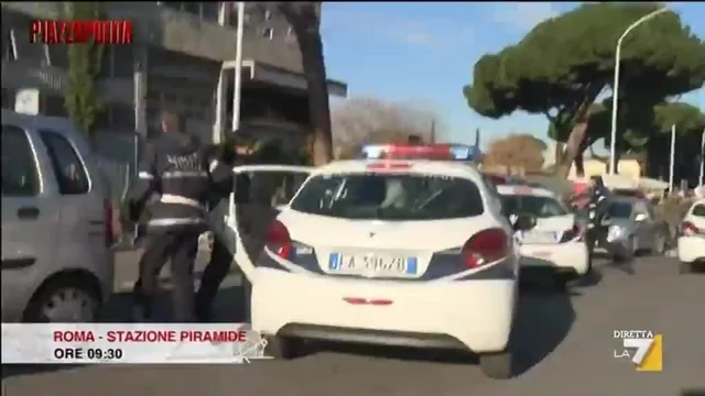 In giro per Roma tra camion bar e mercati abusivi a cielo aperto