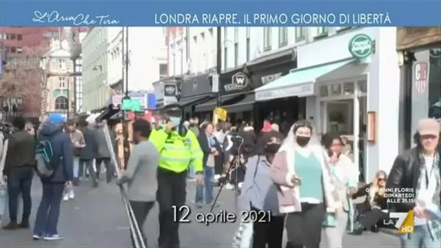 Londra riapre, il primo giorno di libertà