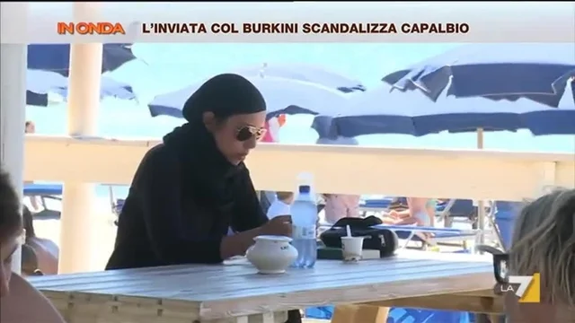 L'inviata col burkini scandalizza Capalbio