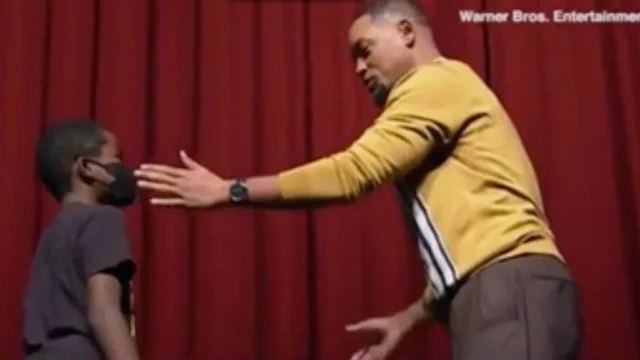Will Smith, il video dell'attore premio Oscar che mostra lo "schiaffo cinematografico" a un bambino