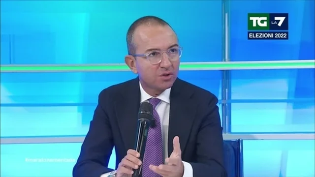 Alessandro De Angelis con il 'gelato'. Mentana: "Cosa ci canti?"