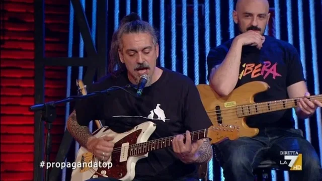 La colonna sonora dei vaccini (secondo Roberto Angelini)