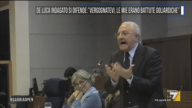 De Luca indagato si difende: 'Vergognatevi, le mie erano battute goliardiche'