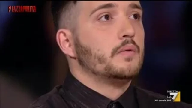 Simone: ‘Com’è possibile che i rom ottengono sempre le case popolari al posto degli italiani?’