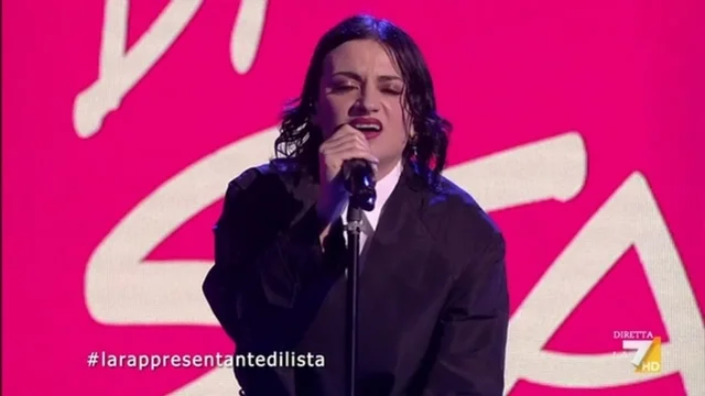 La Rappresentante di Lista canta "Smells Like Teen Spirit" dei Nirvana