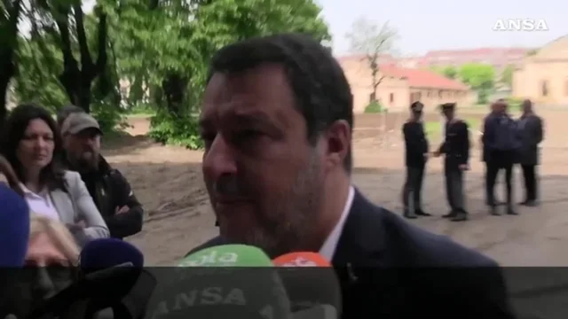 Salvini difende Vannacci dopo la bufera: "Sue parole su disabili ampiamente travisate"