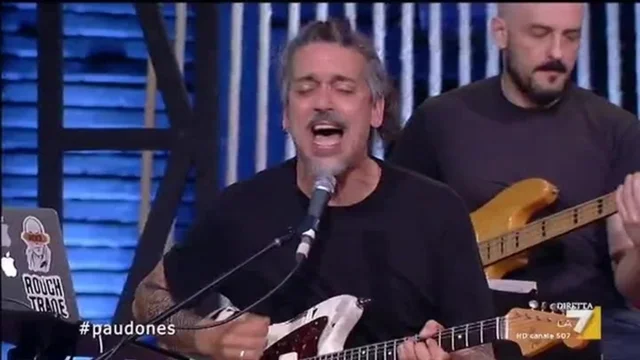 L'omaggio a Pau Donés degli Jarabe de Palo della #propagandaorkestra
