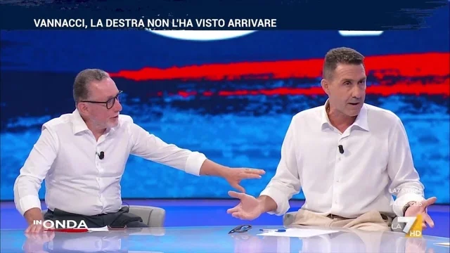 Vannacci: "Cittadini con doppia cittadinanza? Se delinquono, si può togliere il passaporto e accompagnarli all'uscita"