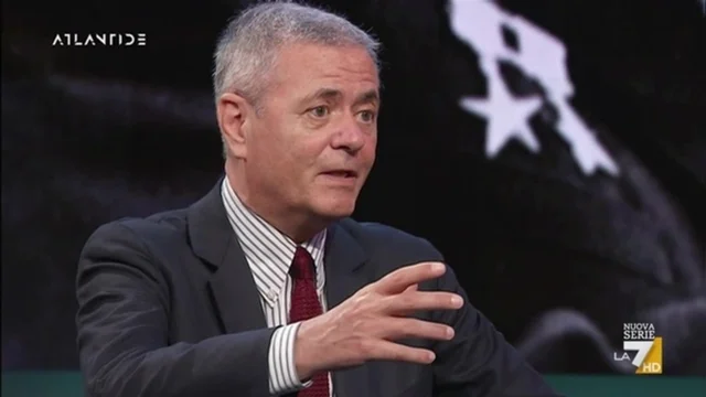 L'attentato a Papa Giovanni Paolo II, l'intervista ad Ezio Mauro: "Ha avuto un ruolo decisivo nella storia"