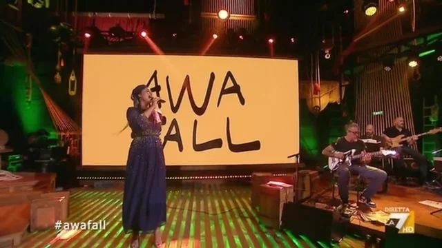 "Could you be loved": Awa Fall canta Bob Marley a Propaganda Live