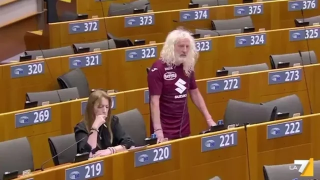 "Juve m***a!" Wallace continua a stupire Bruxelles, e non è la prima volta...