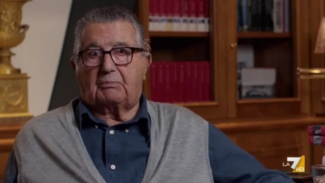 Fiat, Carlo De Benedetti: “I conti non potevano tornare. Lo andai a dire ad Agnelli. Bisognava mandare via 60mila persone”
