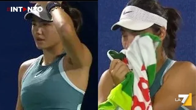 Emma Raducanu, vede il suo stalker sugli spalti durante il match e scoppia in lacrime