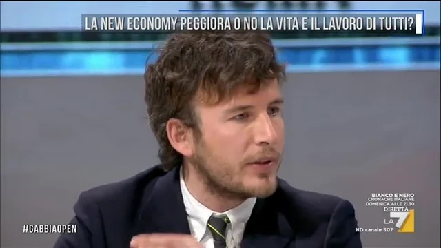Fusaro: 'New economy, vecchio sfruttamento'