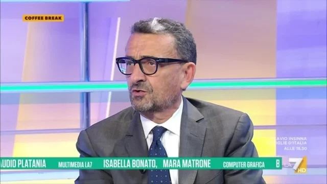 Prezzo carburanti, Davide Tabarelli: "Domenica andava fatto il pieno, aspettate domani per fare benzina i prezzi sono crollati"