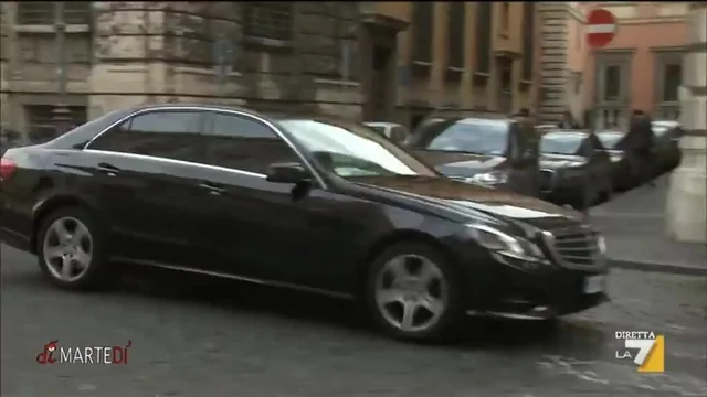 Auto blu, ma non dovevamo rivederle più?