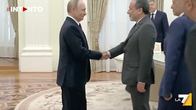 Putin riceve il ministro degli Esteri iraniano Araghchi a Mosca
