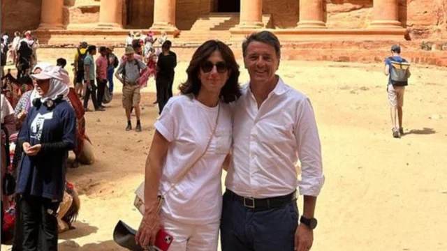 Matteo Renzi in Giordania per il royal wedding: "Fuga di qualche ora con Agnese"