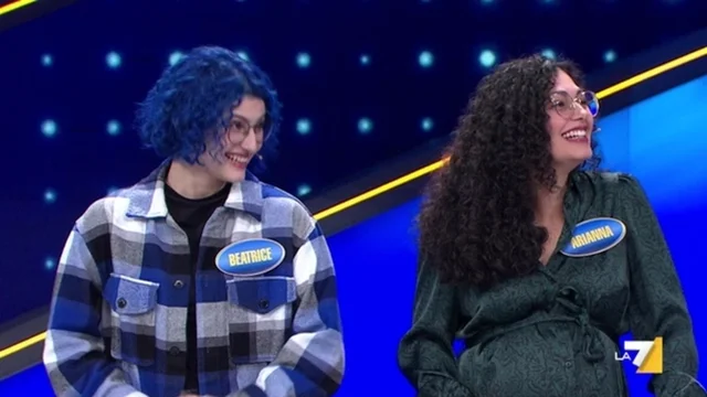 "Luca Argentero ti fa piedino sotto il tavolo..."