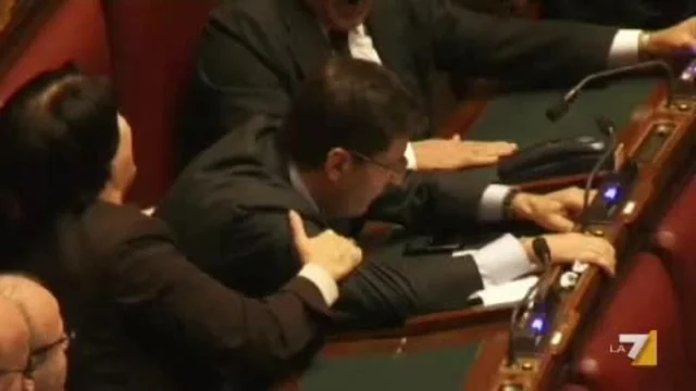 CASO COSENTINO: L'IMBARAZZO LEGHISTA