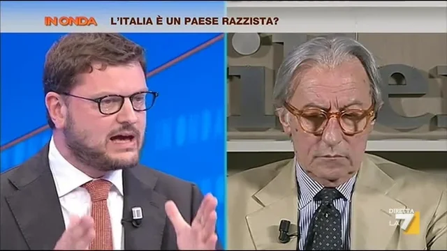 Lo scontro tra Vittorio Feltri e Gennaro Migliore sul caso Fermo