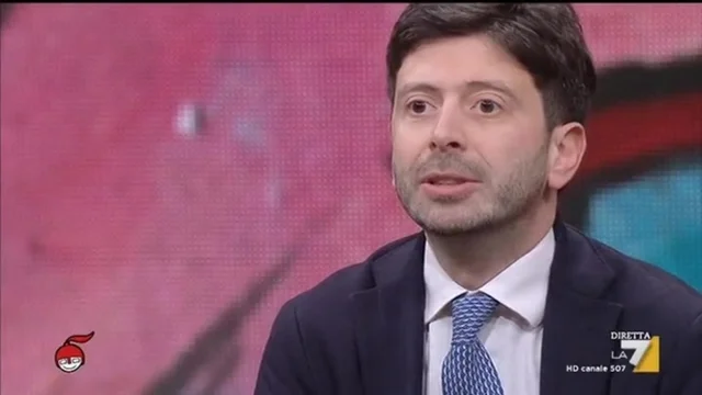Coronavirus, Roberto Speranza: "Unici in Europa ad aver interrotto i voli dalla Cina"