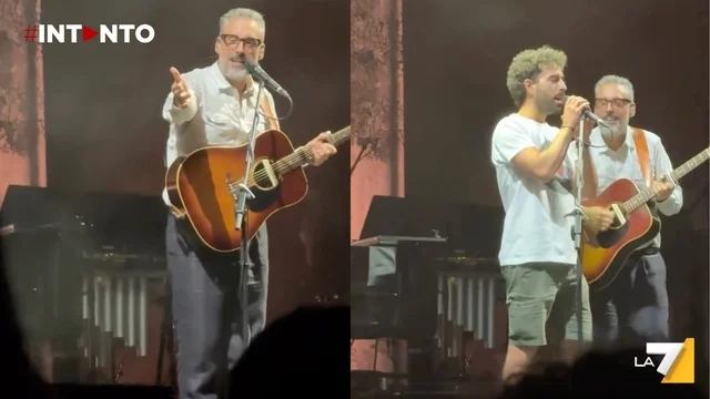 Brunori Sas sorprende un fan e lo fa salire sul palco a cantare con lui