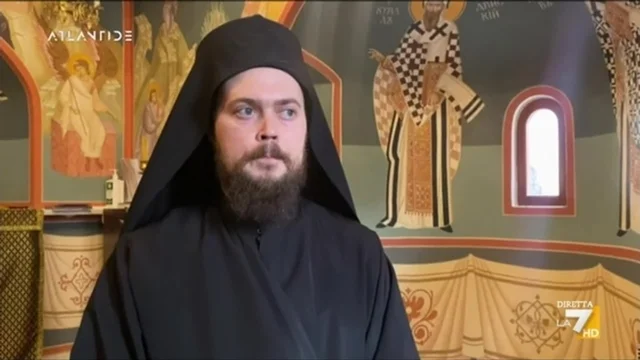 Ucraina, l'intervista a Padre Olshanskyi: "La guerra è un peccato agli occhi di Cristo". Il commento di Francesca Mannocchi
