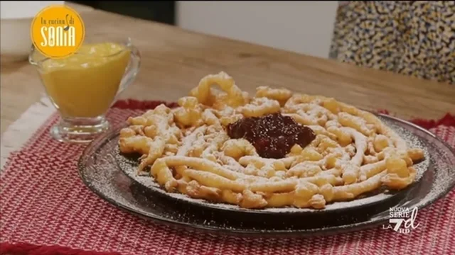 Strauben e crema inglese