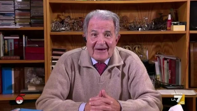 Crisi di governo, l'aneddoto di Romano Prodi: "313 contro 312 dovevamo perdere e così abbiamo perso..."