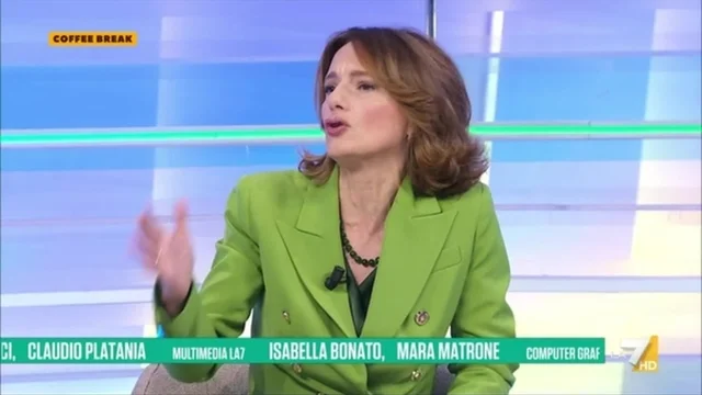 Prodi tira i capelli a una giornalista, Elena Bonetti-Azione: "Fatti gravi, su una donna in particolare"