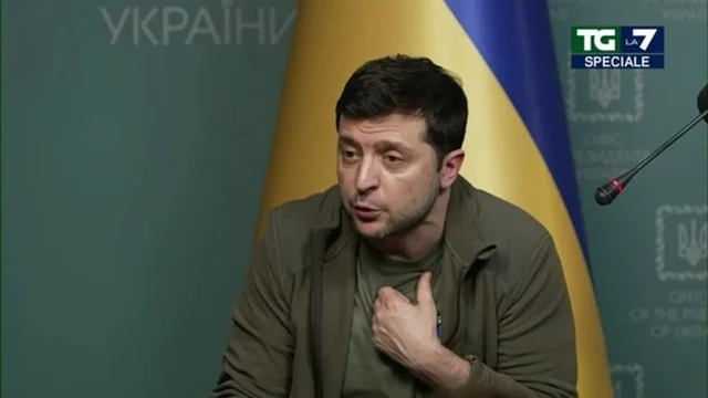 Ucraina, Zelensky a Putin: "Siediti con me al tavolo delle trattative, dimmi di cosa hai paura"