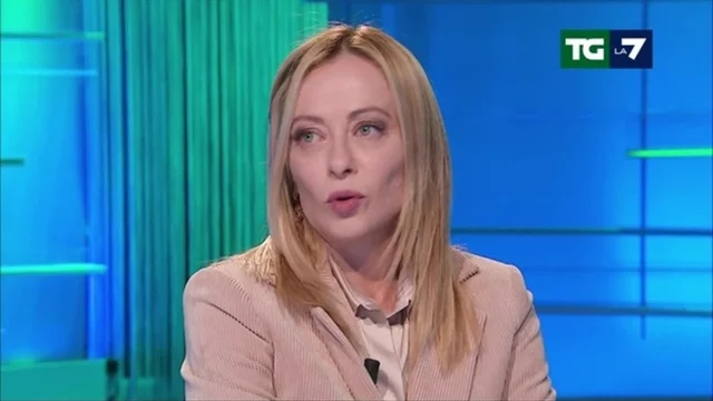 Meloni sul confronto con Schlein: “Disponibile, quando mi diranno chi è"