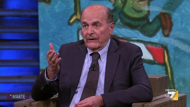Bersani sul governo Meloni: "Si ritengono traditori quando litigano". Il commento di Floris: "Descrive una setta..."
