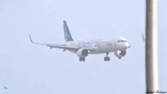 L'Airbus rischia di schiantarsi sulla pista: le immagini del difficile atterraggio