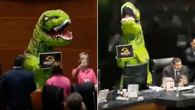 Un dinosauro irrompe in Parlamento: la protesta contro la riforma elettorale