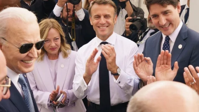 G7, la sorpresa per il compleanno di Scholz: i leader cantano all'unisono