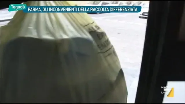 A Parma la differenziata è una discarica a cielo aperto