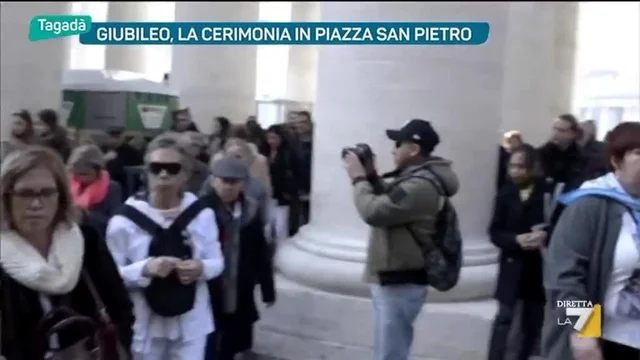 Giubileo, la cerimonia in piazza San Pietro