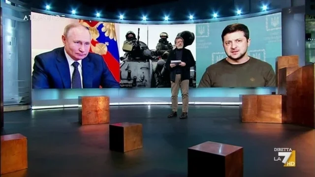 Gli attivisti anti Putin cantano "Zombie". La Z sui carri armati che diventa simbolo di pace