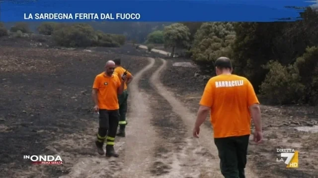 La Sardegna in ginocchio ferita dal fuoco
