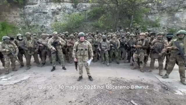 Ucraina, il comandante della Wagner annuncia la ritirata e se la prende con i vertici russi