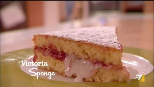Torta con Crema al Burro e Marmellata
